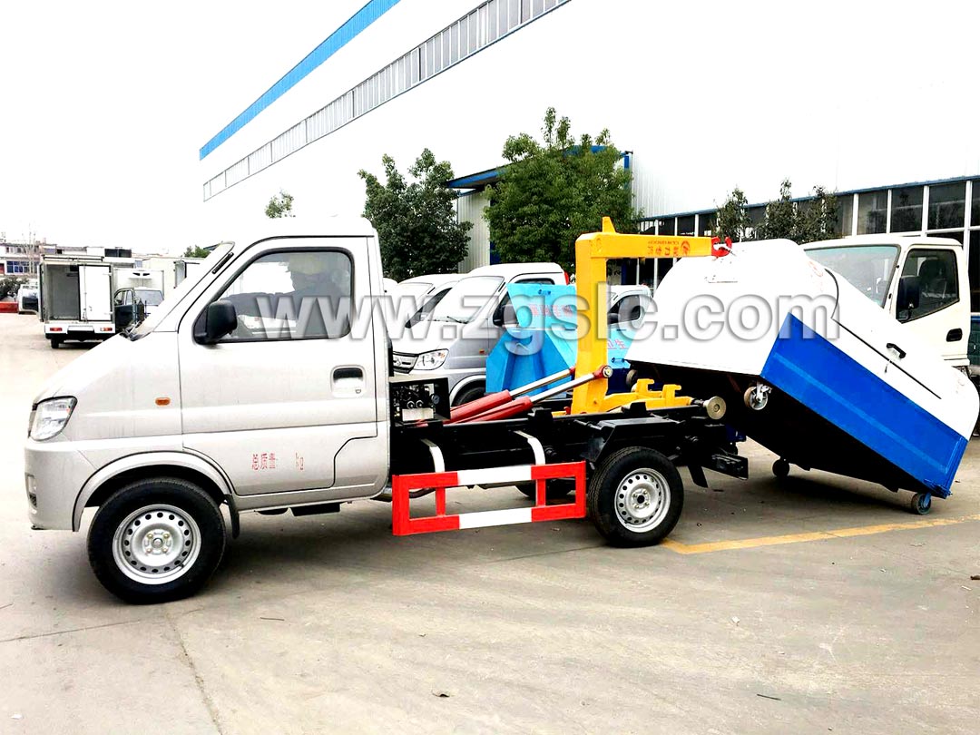 長安3方勾臂垃圾車_勾臂垃圾車多少錢一臺？