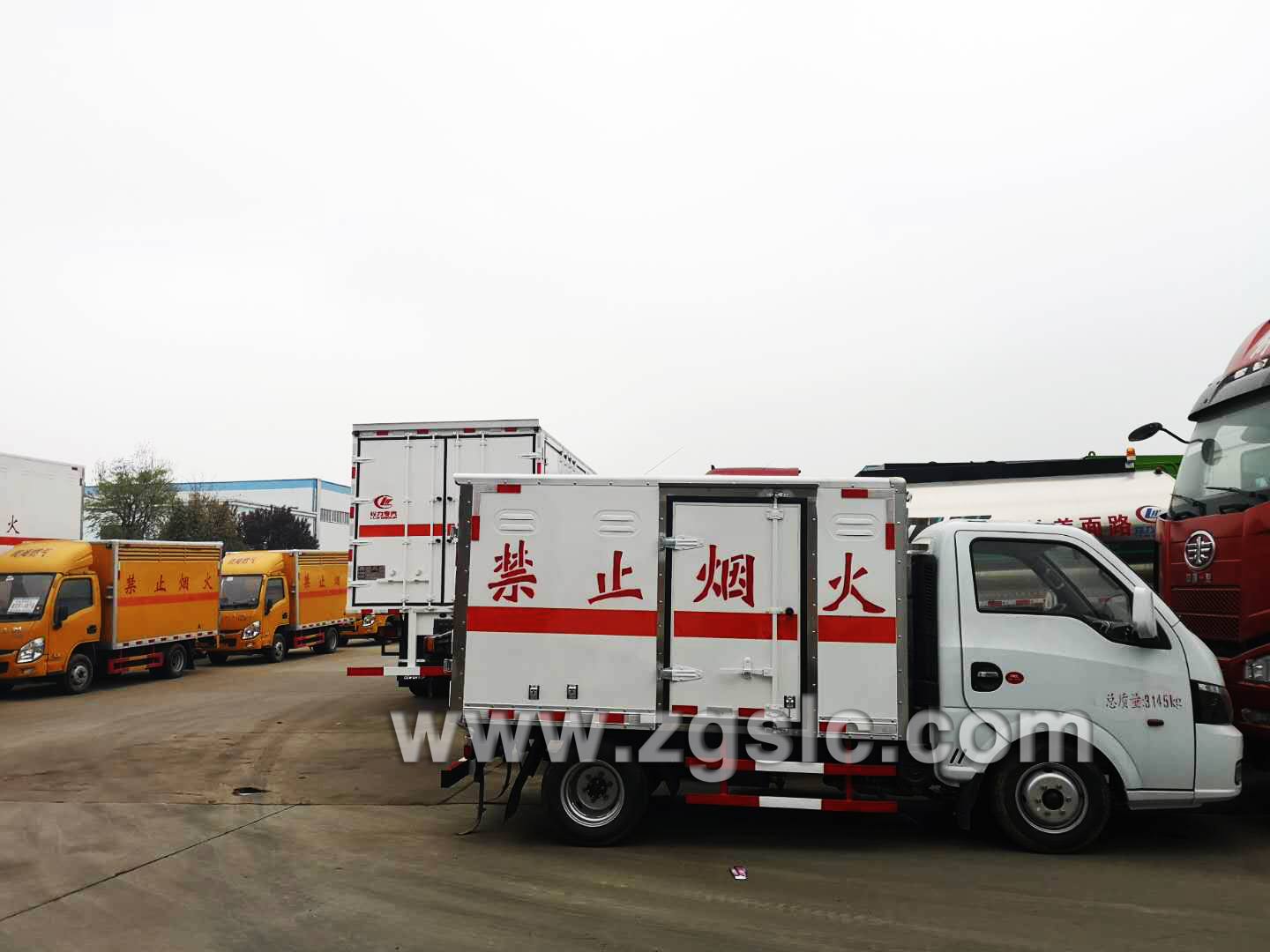 東風(fēng)途逸易燃?xì)怏w廂式運(yùn)輸車（國(guó)五）