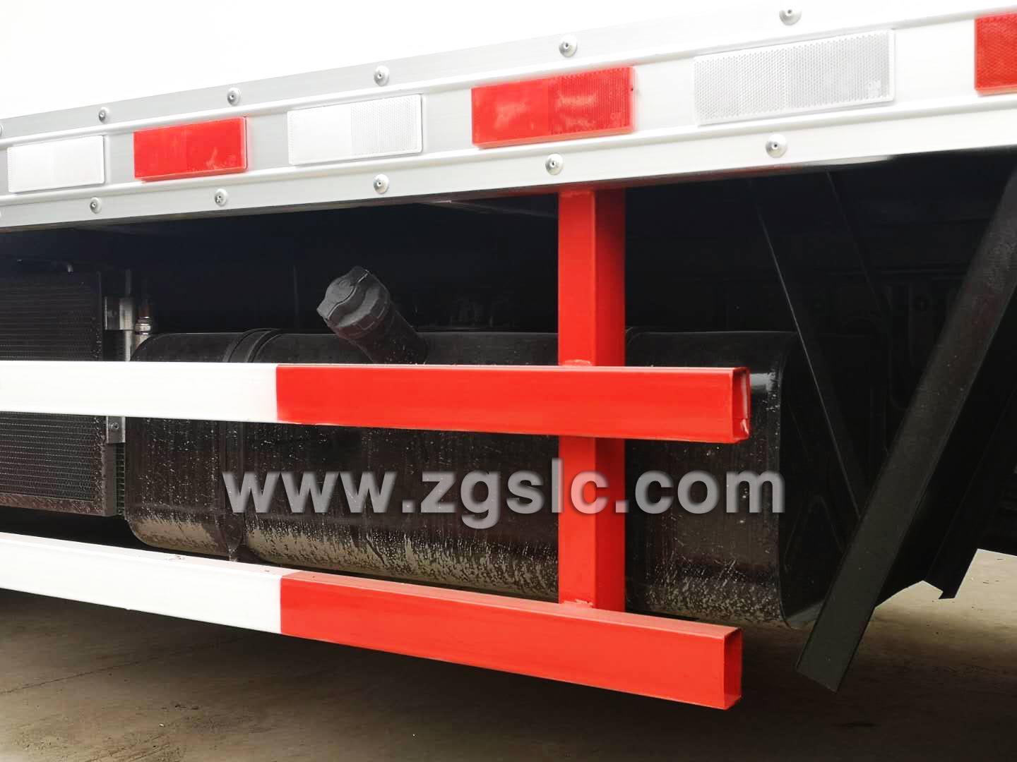 東風(fēng)途逸易燃?xì)怏w廂式運(yùn)輸車（國(guó)五）