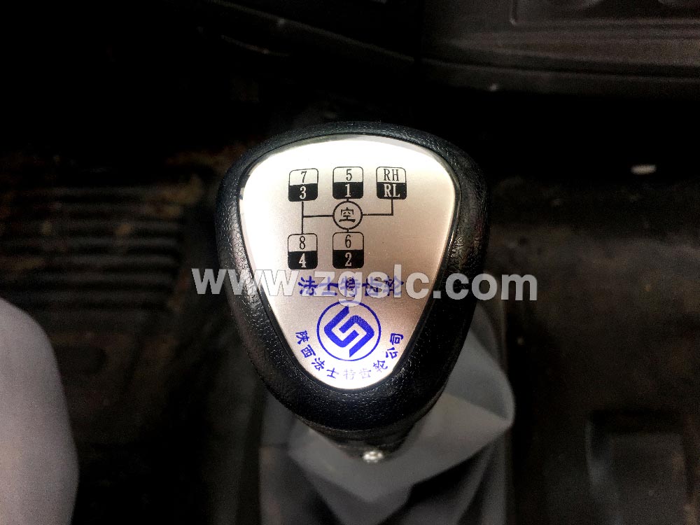程力黃牌東風(fēng)特商后八輪平板運(yùn)輸車(國(guó)五)