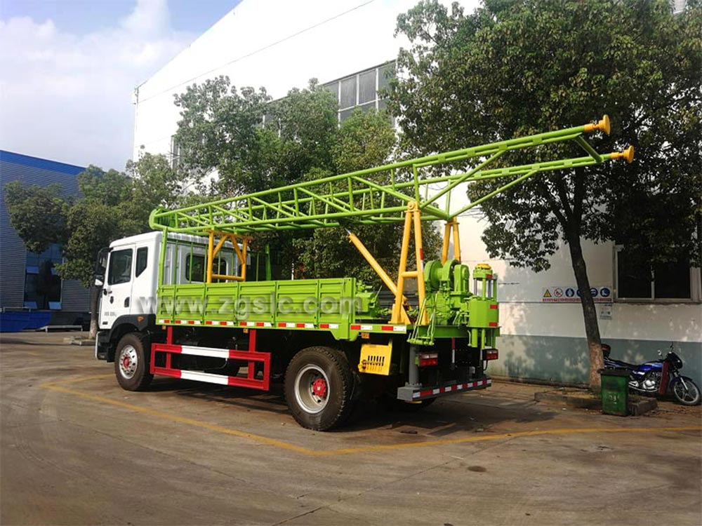 東風(fēng)D9鉆井車(chē)尾部結(jié)構(gòu)細(xì)節(jié)圖